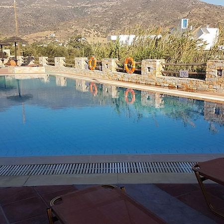 Purple Pig Stars Camping & Bungalows Mylopotas Bagian luar foto