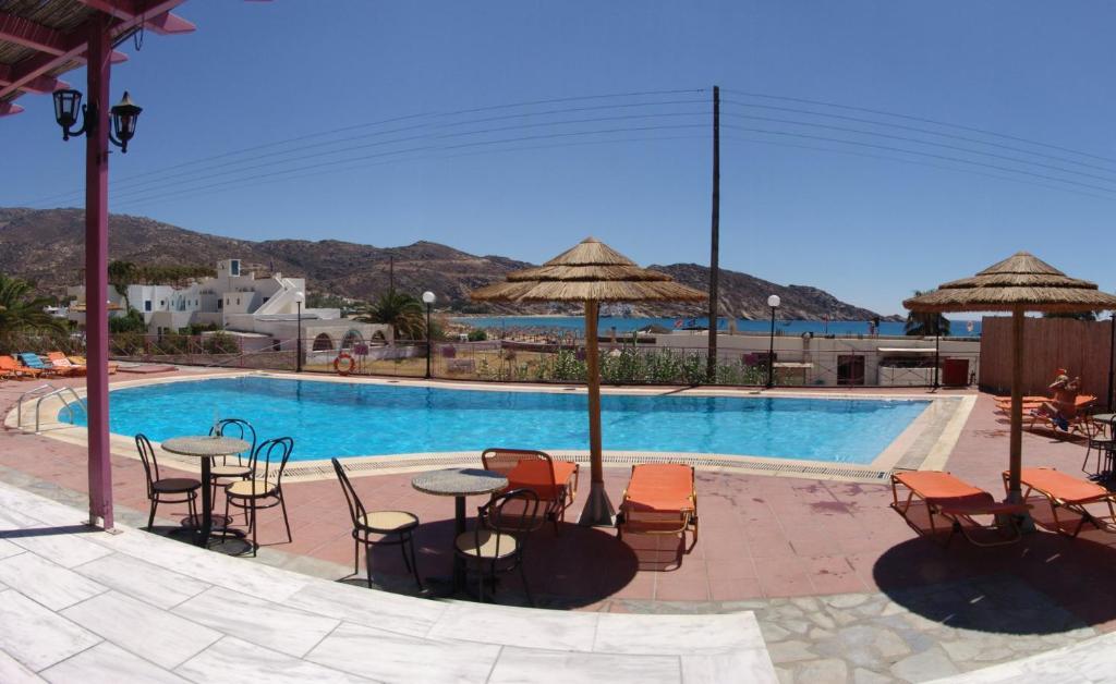 Purple Pig Stars Camping & Bungalows Mylopotas Bagian luar foto