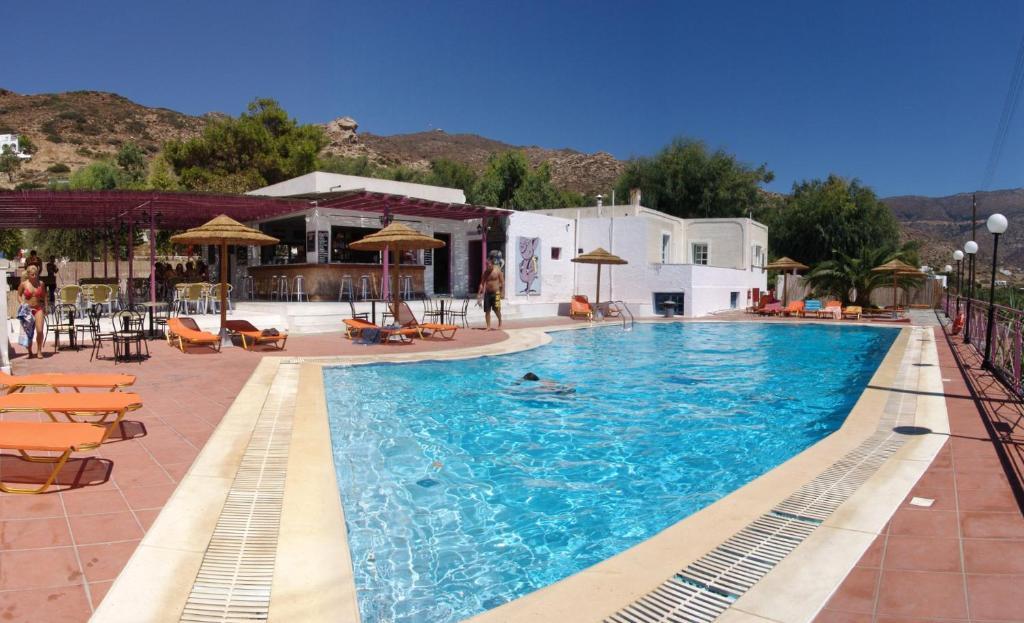 Purple Pig Stars Camping & Bungalows Mylopotas Bagian luar foto