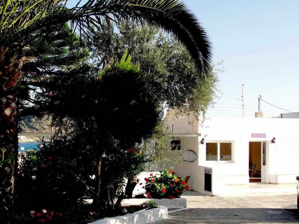 Purple Pig Stars Camping & Bungalows Mylopotas Bagian luar foto